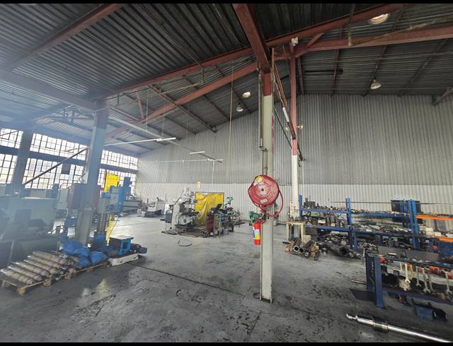 6,687M² WAREHOUSE FOR SALE IN BOKSBURG EAST